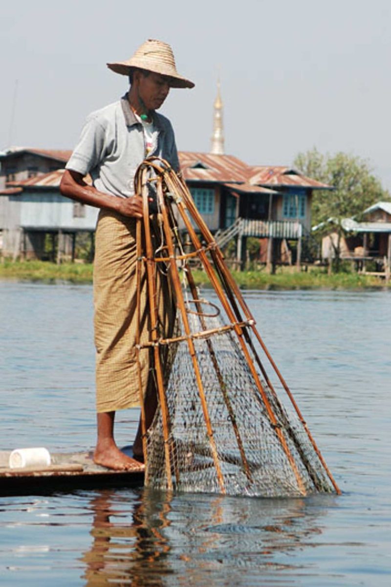 MYAN0103 | 2005, 2005-Myanmar, ASIEN, Ein-Bein-Ruderer, Inle-See, MYANMAR